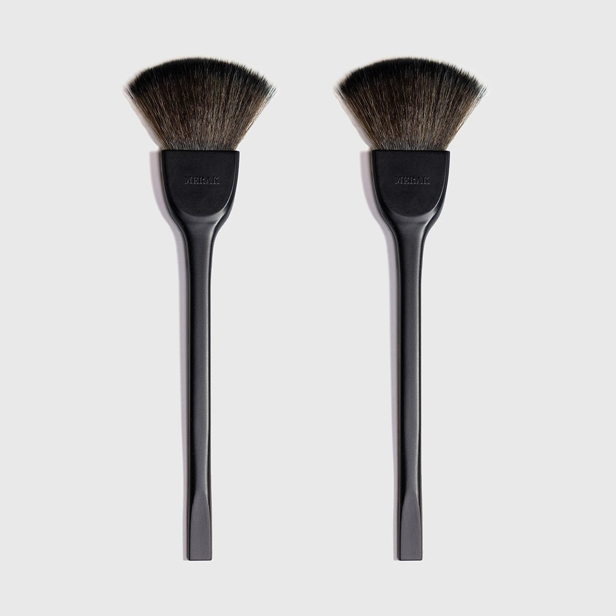 Merak Long Facial Brush in Onyx