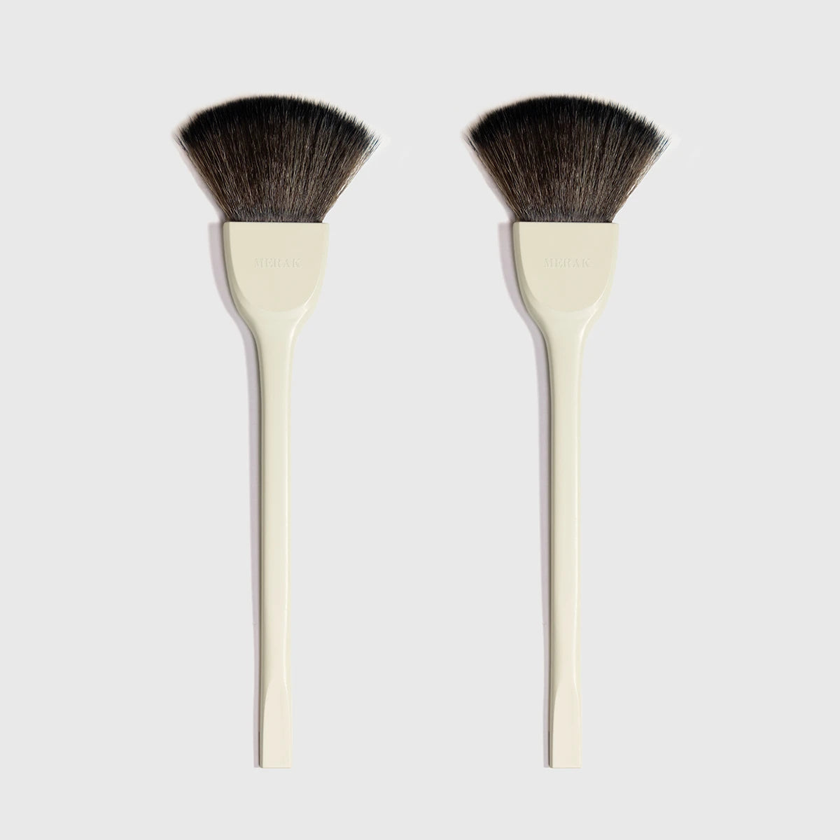 Merak Long Facial Brush in Cream